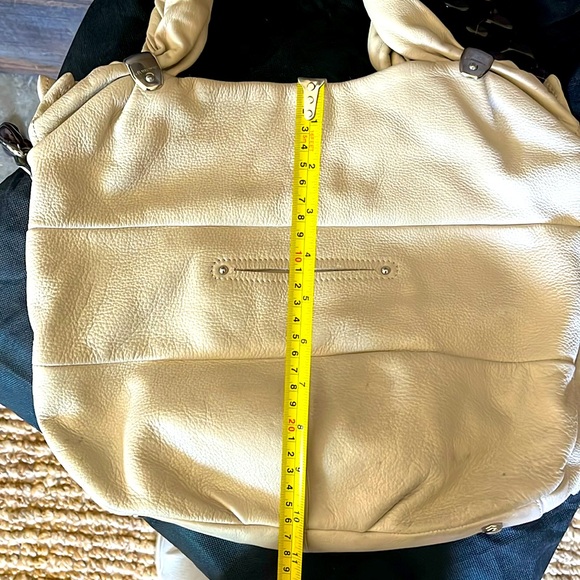 b. Makowsky tan cream & gold bag beautiful leather w/dust bag silver hardware - Picture 16 of 17